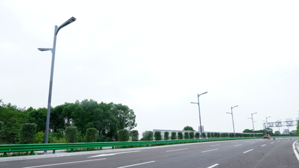 金義中央大道通車(chē) 三思智慧綜合桿與道路照明系統(tǒng)共筑23公里智慧公路新范本