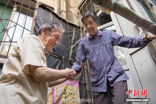 飯圈卷錢(qián)跑路的騙子們,給大家展示了啥叫一地雞毛
