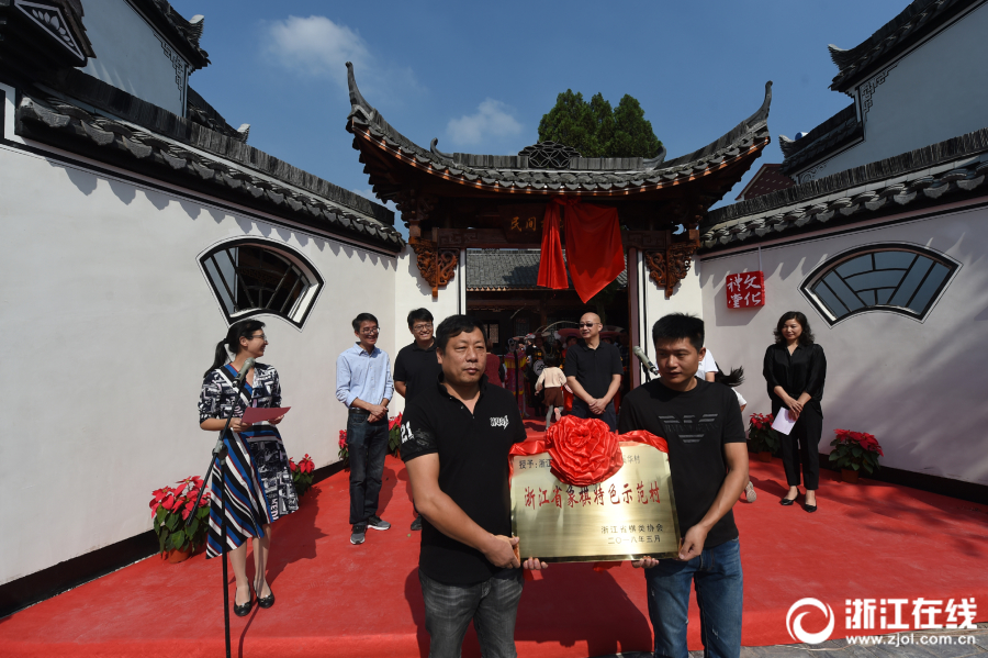 科普：小金人是如何鍍金做到永不褪色