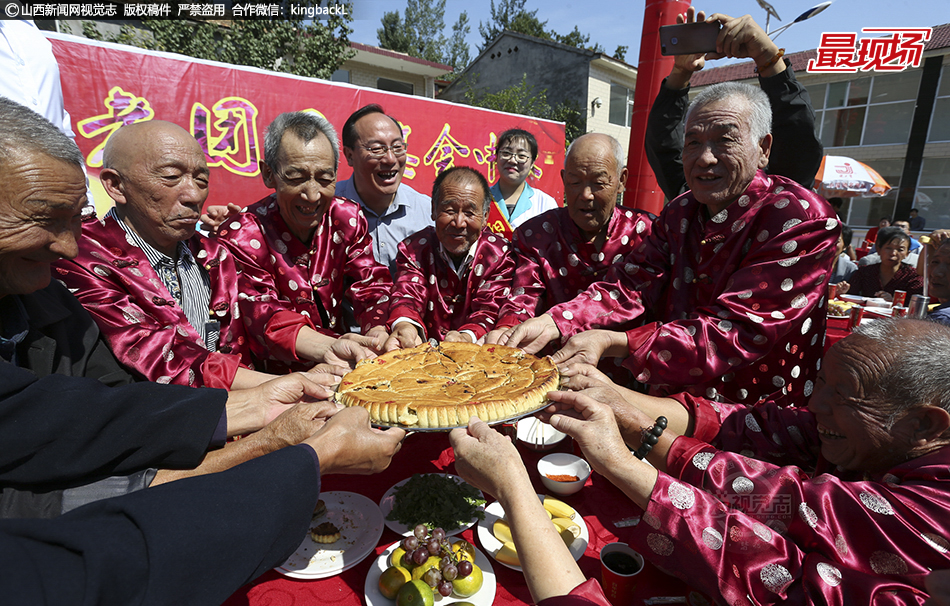氣宇軒昂的男士到菜市場買菜如何避免被要高價(jià)？